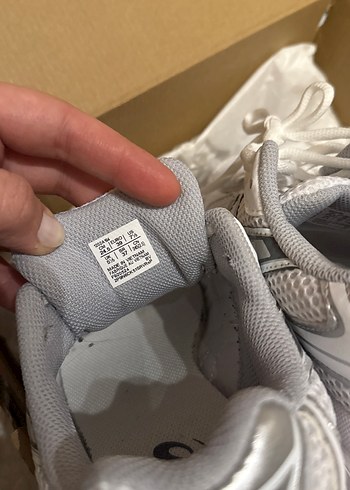 39 Beden beyaz Renk Asics spor ayakkabı