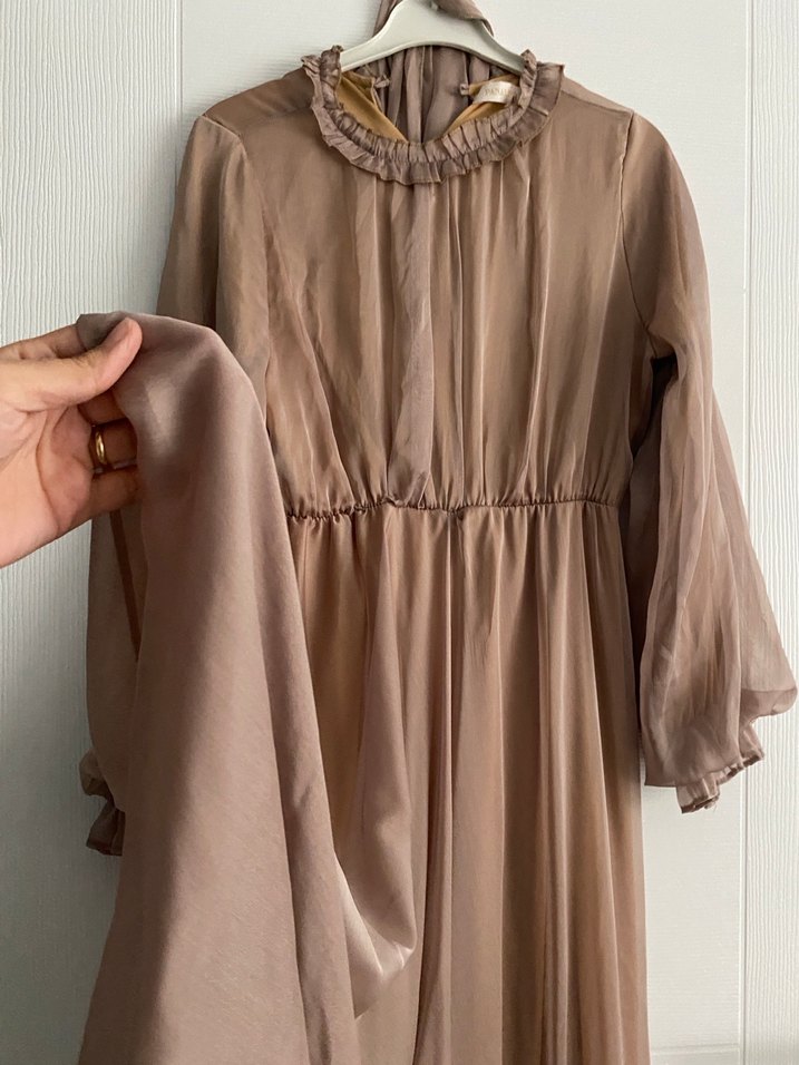 Bej Uzun Kol Etkili Minimalist Nişan Elbisesi - Görsel 3