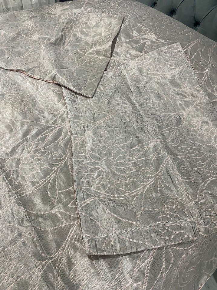 Gri Nakışlı Yatak Örtüsü - Görsel 2