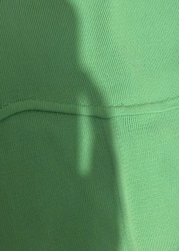 Yeşil İnce Askılı Kadın Crop - Görsel 3