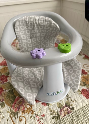 Bebek için beyaz ve gri banyo&mama sandalyesi