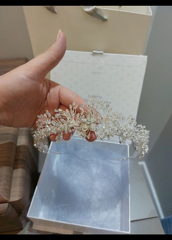 Boncuk İşlemeli Beyaz Gelin Tacı