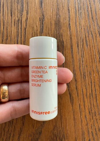 Innisfree C Vitamini Yeşil Çay Aydınlatıcı Serum