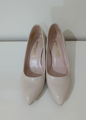 Bej Minimalist Stiletto Topuklu Kadın Ayakkabı