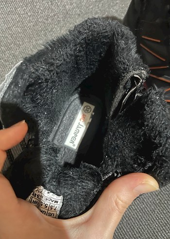 Siyah Bot - Görsel 3