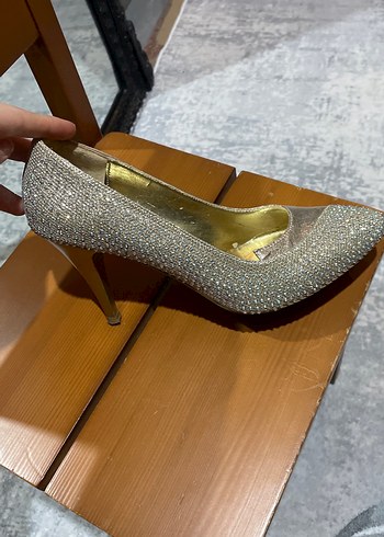 Topuklu ayakkabı - Görsel 3