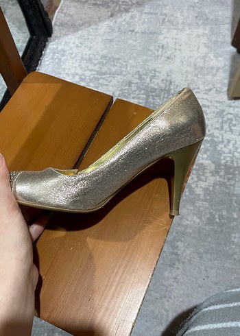 Topuklu ayakkabı - Görsel 2