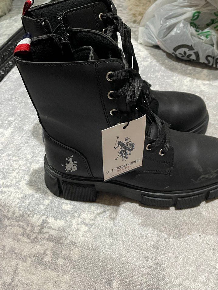 Siyah Bot - Görsel 2