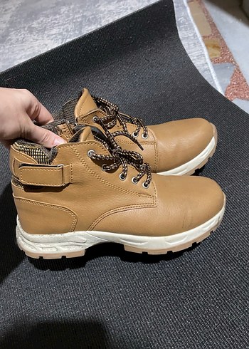 Bej Bağcıklı Bot - Görsel 2