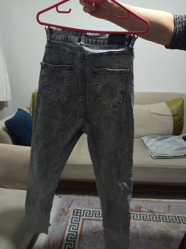 Gri Batik Desenli Düğmeli Kadın Jean - Görsel 2