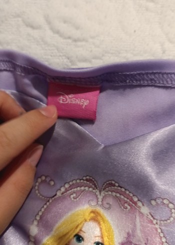6 Yaş Beden Mor Parlak Renkli Kız Çocuk Elbisesi rapunzel