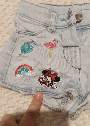 Nakışlı Düğmeli Gri Kız Denim Şort - Görsel 2