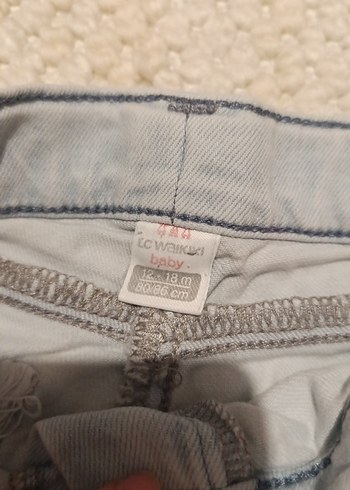 Nakışlı Düğmeli Gri Kız Denim Şort - Görsel 4