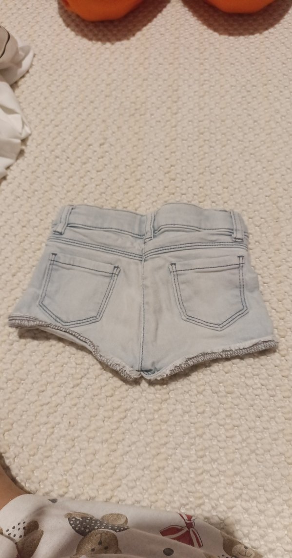 Nakışlı Düğmeli Gri Kız Denim Şort - Görsel 5