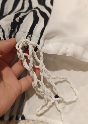 Kadın Beyaz Gri Zebra Desenli Uzun Kollu Gömlek bluz - Görsel 2