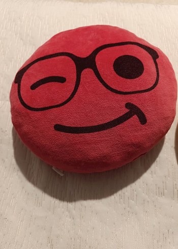 Renkli Emoji ve Figürlü Peluş Oyuncaklar - Görsel 3