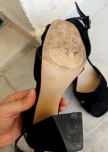 Siyah Süet Tokalı Topuklu Kadın Ayakkabı - Görsel 2