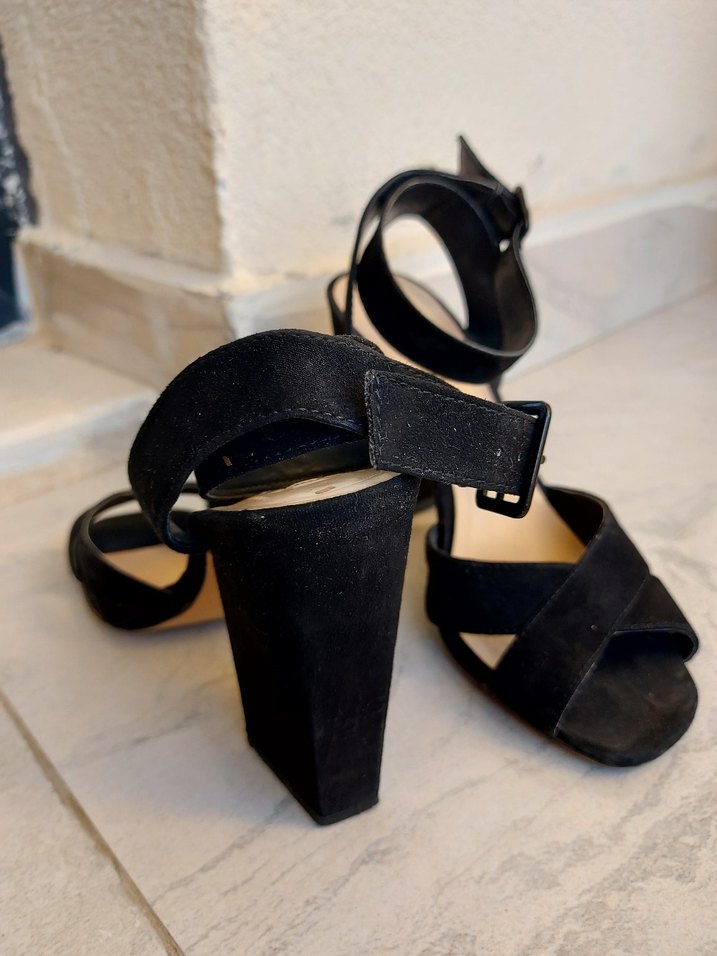 Siyah Süet Tokalı Topuklu Kadın Ayakkabı - Görsel 3