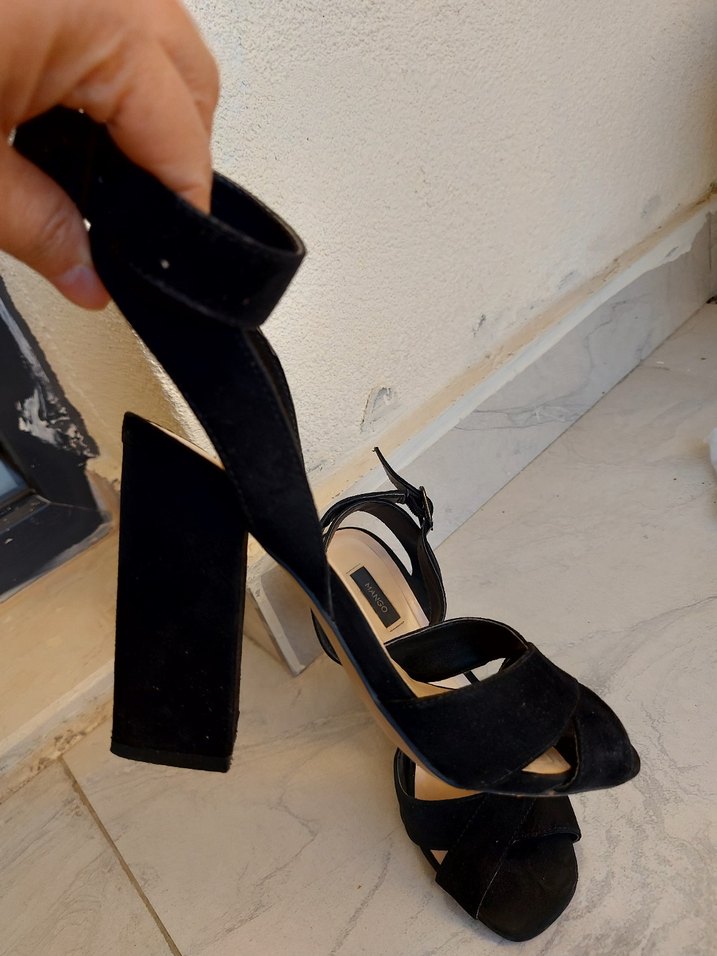 Siyah Süet Tokalı Topuklu Kadın Ayakkabı - Görsel 5