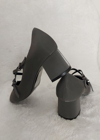 Gri Tokalı Kadın Topuklu Klasik Ayakkabı - Görsel 5