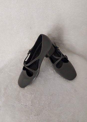 Gri Tokalı Kadın Topuklu Klasik Ayakkabı - Görsel 2