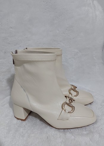 Laminta Krem Modern Klasik Topuklu Bot - Görsel 3