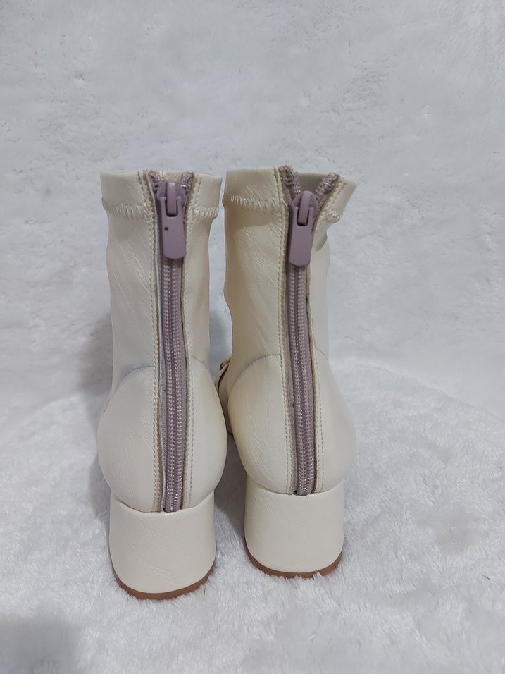 Laminta Krem Modern Klasik Topuklu Bot - Görsel 5