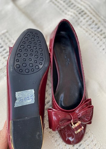 37 Beden Bordo Parlak Tokalı Modern Klasik Kadın Babet