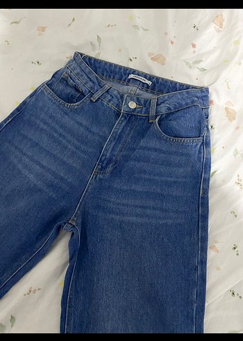 Mavi Düğmeli Bol Kesim Midi Kadın Kot Pantolon