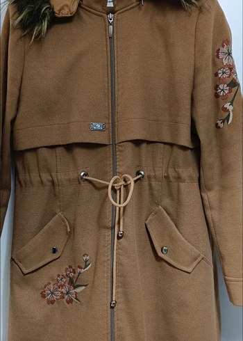 Kahverengi Nakışlı Kadın Kaban - Görsel 2