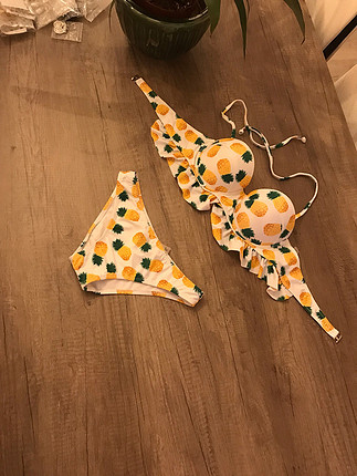 Ananaslı Bikini