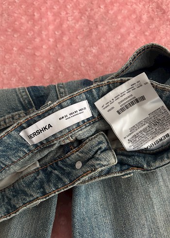 32 Beden mavi Renk Bershka pantolon