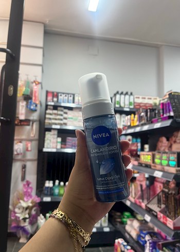 Nivea Canlandırıcı Yüz Temizleme Köpüğü