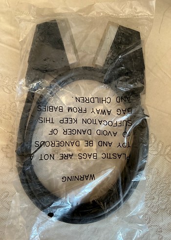 Siyah ve Gri hdmi Kablosu