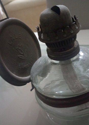 Bej ve Gri Cam Yağ Lambası