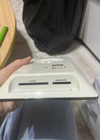 Gri Çerçeveli Dijital Monitör Slayt Sunucusu - Görsel 4