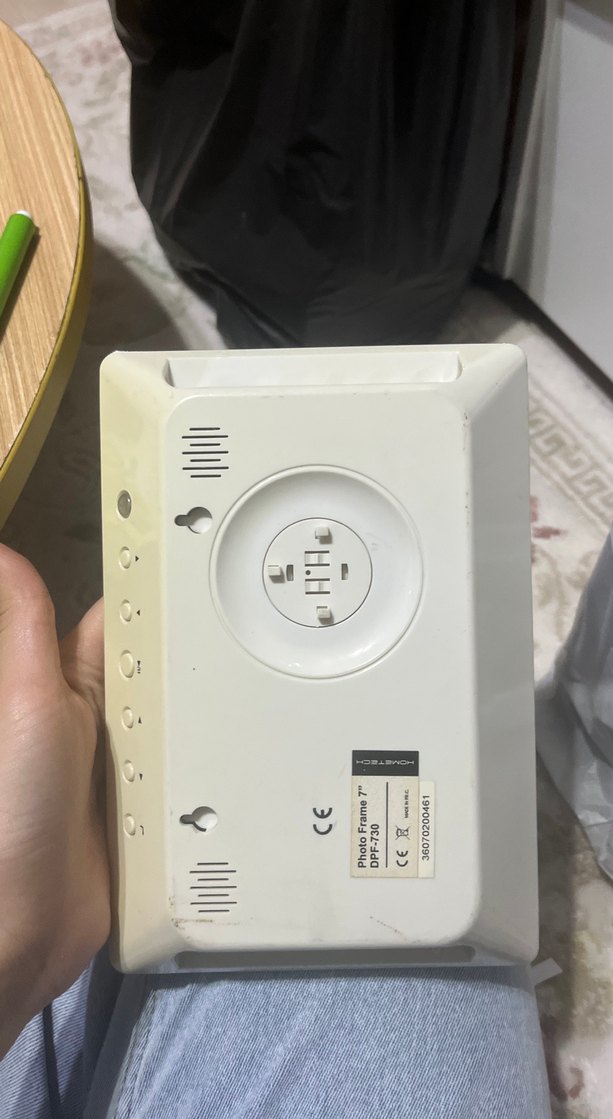 Gri Çerçeveli Dijital Monitör Slayt Sunucusu - Görsel 2