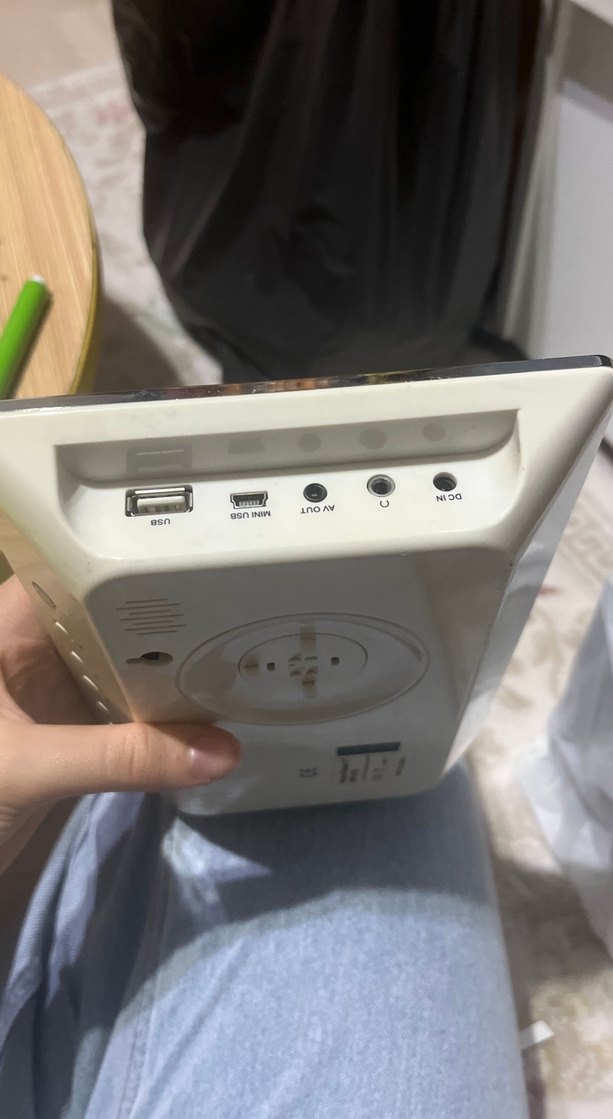 Gri Çerçeveli Dijital Monitör Slayt Sunucusu - Görsel 3