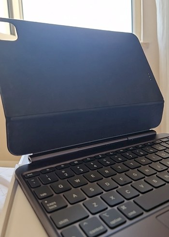 Beden Renk iPad Pro 11 inç (M4) Magic Keyboard Beyaz