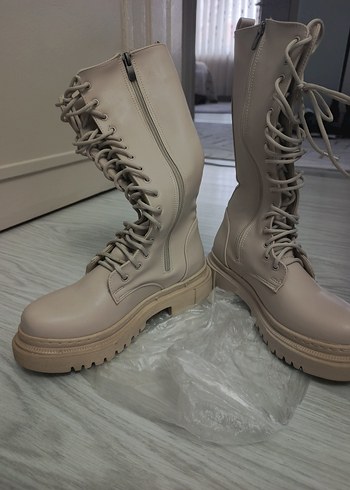 Bej Deri Bağcıklı Kadın Çizme - Görsel 2