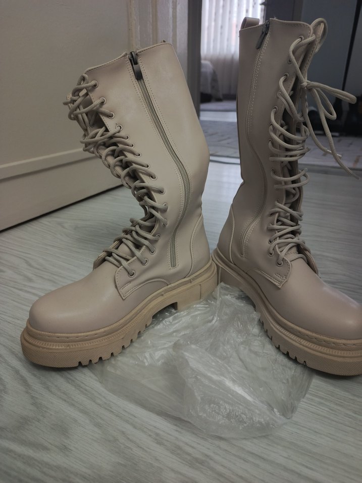 Bej Deri Bağcıklı Kadın Çizme - Görsel 2