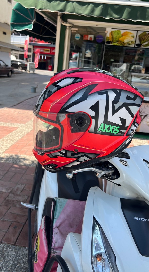 Renkli Baskılı AXSiS Motosiklet Kaskı - Görsel 3