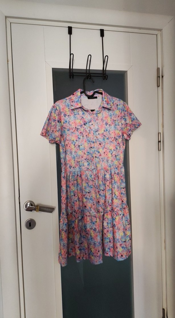 Pastel Renkli Düğmeli Midi Elbise - Görsel 4