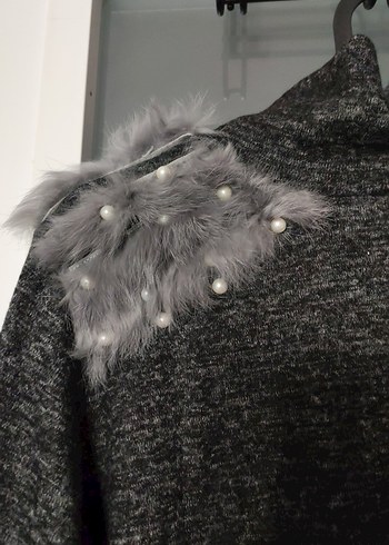 Gri Yumuşak Dokulu Kürk Detaylı Balıkçı Yaka Kazak - Görsel 3