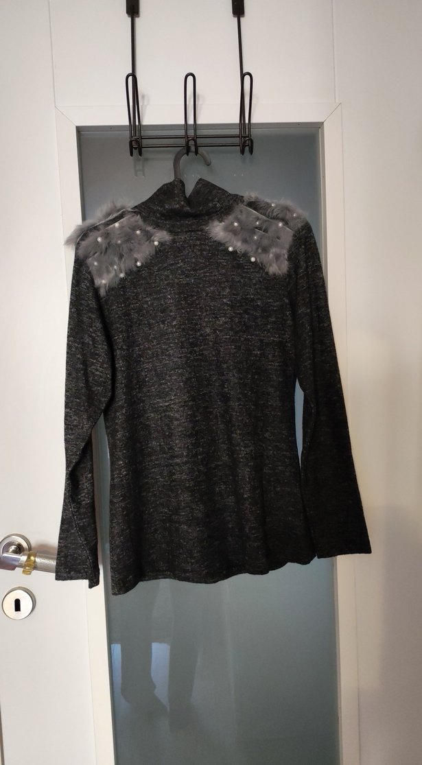 Gri Yumuşak Dokulu Kürk Detaylı Balıkçı Yaka Kazak - Görsel 2