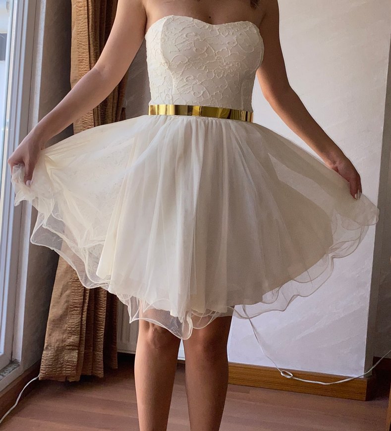 Straplez Beyaz tül detaylı elbise - Görsel 2