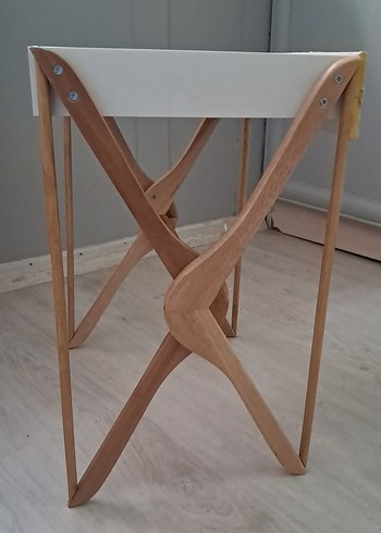 Beyaz Üst Yüzeyli Ahşap Katlanabilir Sehpa - Görsel 3