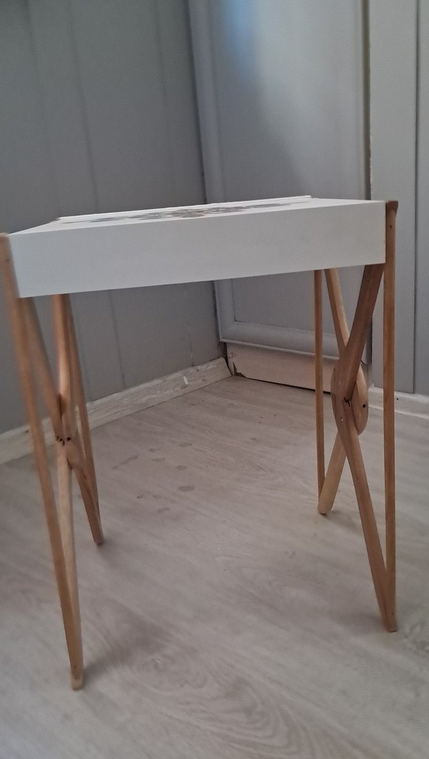 Beyaz Üst Yüzeyli Ahşap Katlanabilir Sehpa - Görsel 2