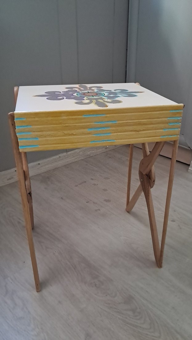 Beyaz Üst Yüzeyli Ahşap Katlanabilir Sehpa - Görsel 4