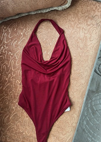 Bordo Yüksek Yakalı Kolsuz Body - Görsel 3